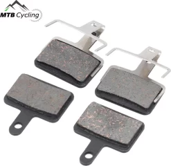 B01S Standaard Remblokken Set 4 Stuks Voor + Achter Voor O.a. Shimano Altus/Alivio/Deore /Tektro / BBS-52 - Inclusief Schijfremblokveer - Zwart