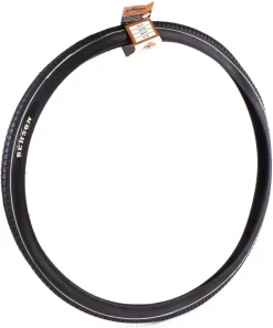 Benson Buitenband 28 Inch X 1 1/2 Met Witte Lijn